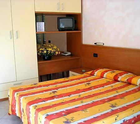 Miriam Hotel Pietra Ligure Room photo